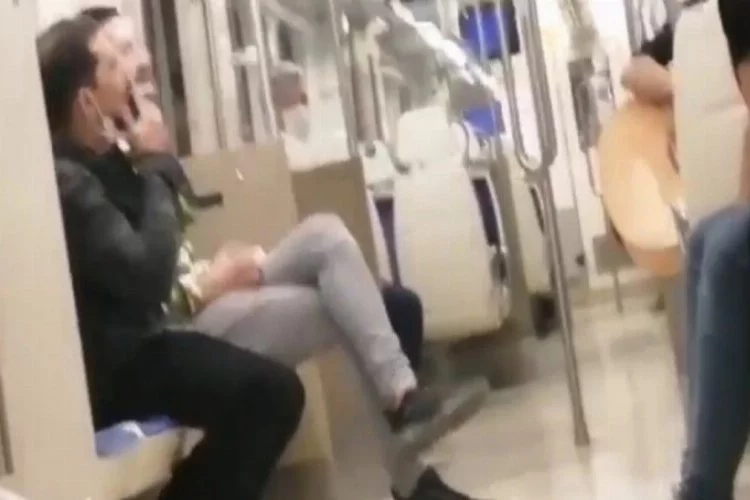 Metroda sigara içip şarkı söyleyen şahısların cezası kesildi!