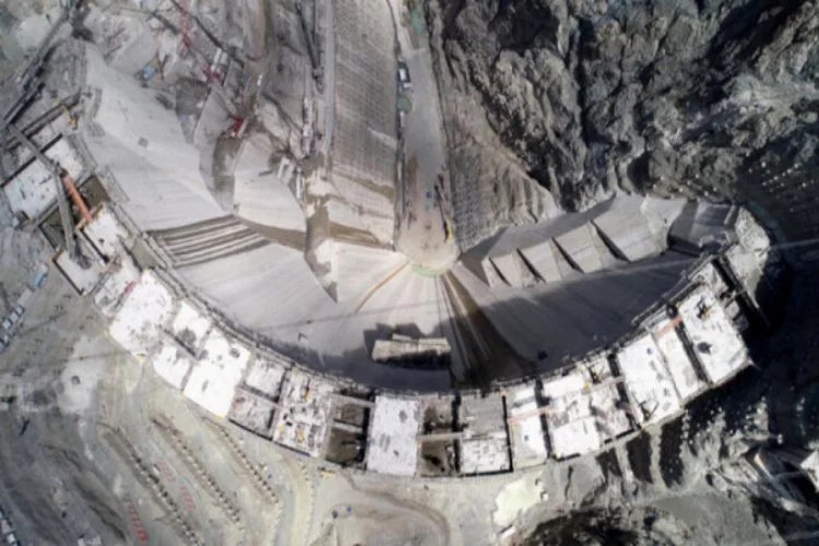 Türkiye'nin en yüksek barajı 2021'de bitiyor