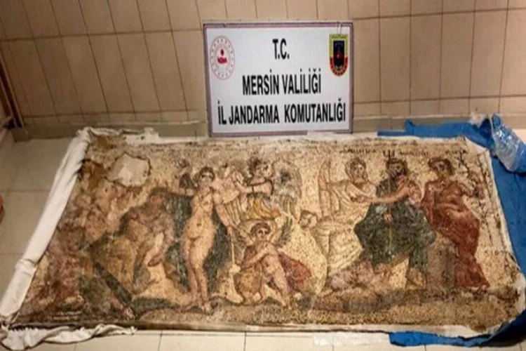 Helenistik döneme ait mozaik panoyu satamadan yakalandılar