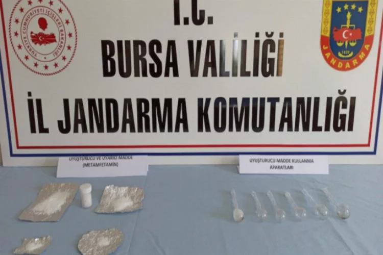 Bursa'da  otomobilde uyuşturucu madde bulundu