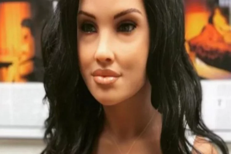 Müşteri, seks robotunun kız arkadaşı olmasını istedi
