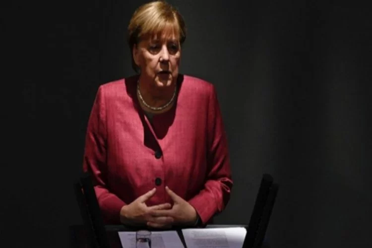 Merkel: IŞİD, tehdit olmaya devam ediyor