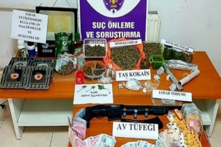 İzmir'de uyuşturucu tacirlerine operasyon!