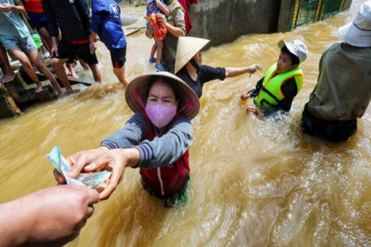 Vietnam'da afetlerde ölenlerin sayısı 130'a çıktı