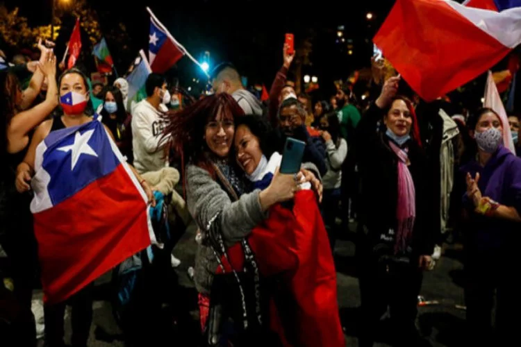 Şili kararını verdi! Anayasa yeniden yazılacak