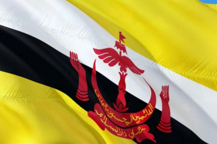 Brunei Sultanının oğlu Prens Azim hayatını kaybetti