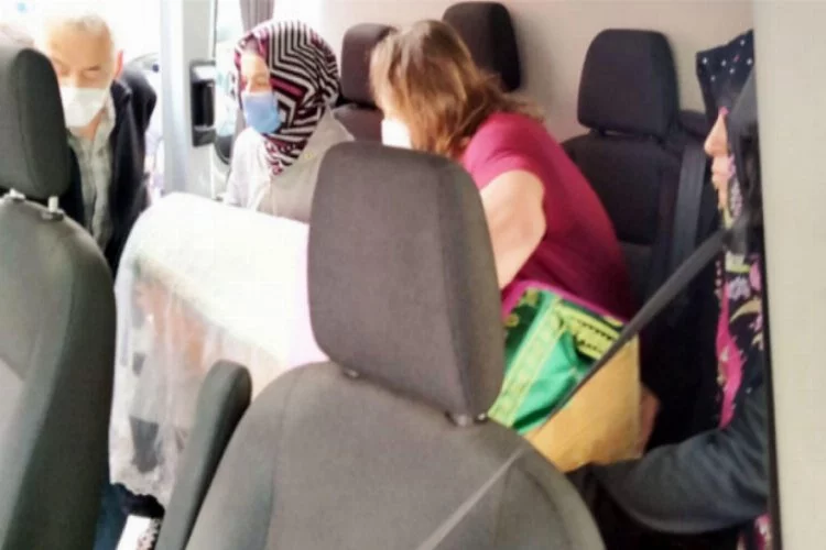 2 yaşındaki kızını son yolculuğuna kucağında uğurladı