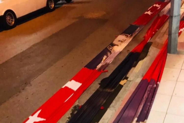 Türk bayrağının caddeye serilmesine soruşturma açıldı!
