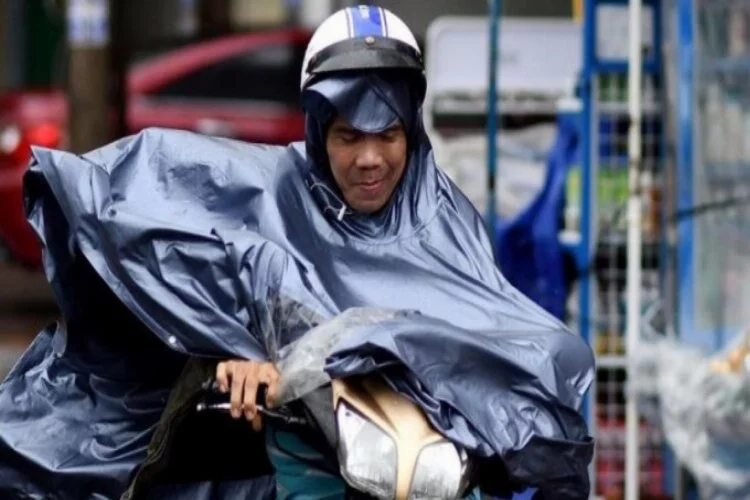 Vietnam'da tayfun: 1 ölü, 12 kayıp