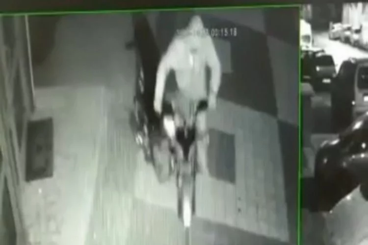 Bursa'da motosiklet hırsızlığı saniye saniye kamerada