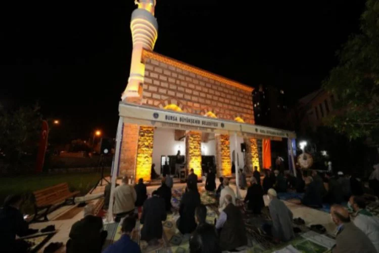 Bursa'da 600 yıllık Kefensüzen Camii küllerinden doğdu