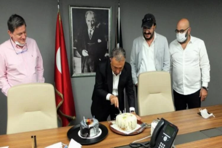 Ahmet Nur Çebi'nin doğum gününü kutladılar!