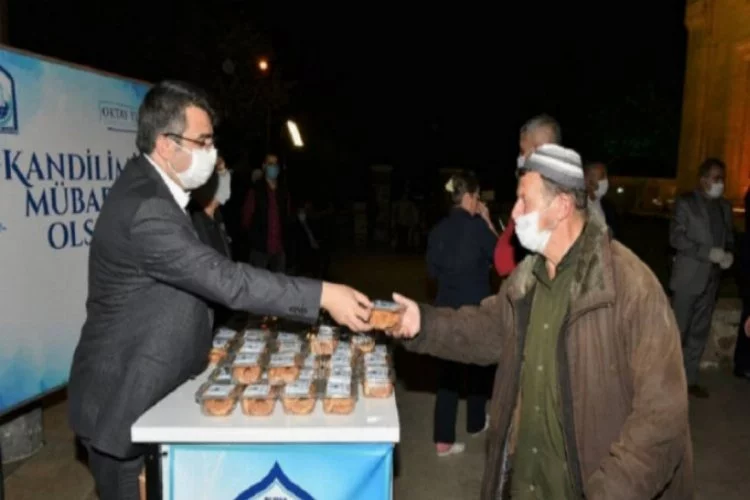 Yıldırım Belediye Başkanı Oktay Yılmaz'dan kandil ikramı