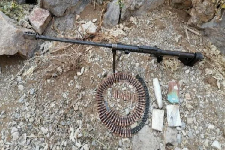 Van'da PKK'nın silah, mühimmat ve yaşam malzemesi ele geçirildi