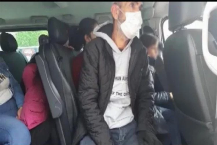 İstanbul'daki denetimlerde 4'ü çocuk 14 kaçak göçmen yakalandı