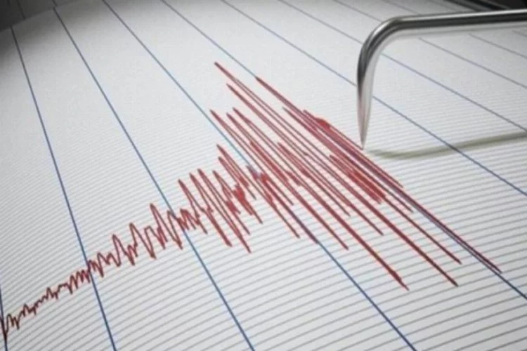 İzmir'de 5.0 büyüklüğünde bir deprem daha!