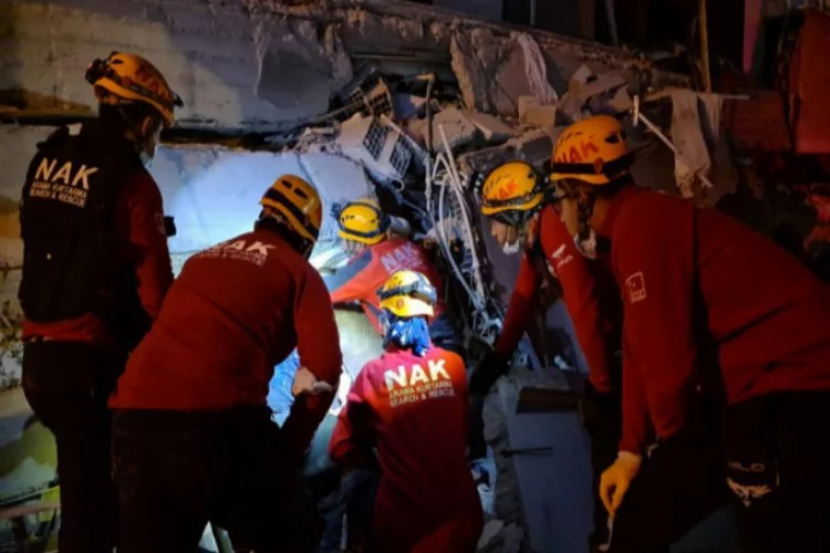 Bursa Nilüfer Arama Kurtarma ekipleri deprem bölgesinde