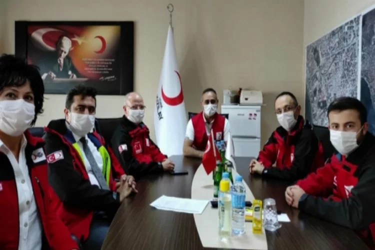 Türk Kızılay Bursa Şubesi'nden deprem bölgesine moral desteği