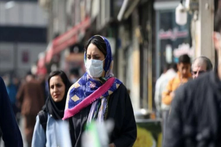 İran'da son 24 saatte 424 kişi koronavirüsten hayatını kaybetti