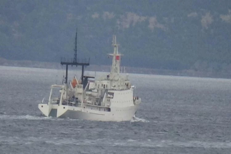 Rus istihbarat gemisi, Çanakkale Boğazı'ndan geçti