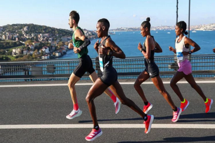 İstanbul Maratonu'na Kenyalılar damga vurdu!