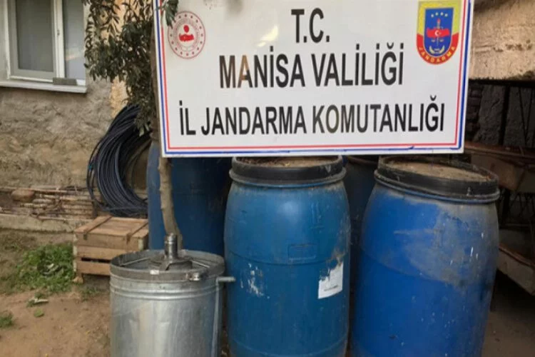Manisa'da 4 bin 700 litre sahte içki ele geçirildi