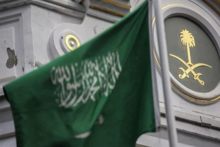 Husiler, Suudi Arabistan'da petrol tesisine saldırdı