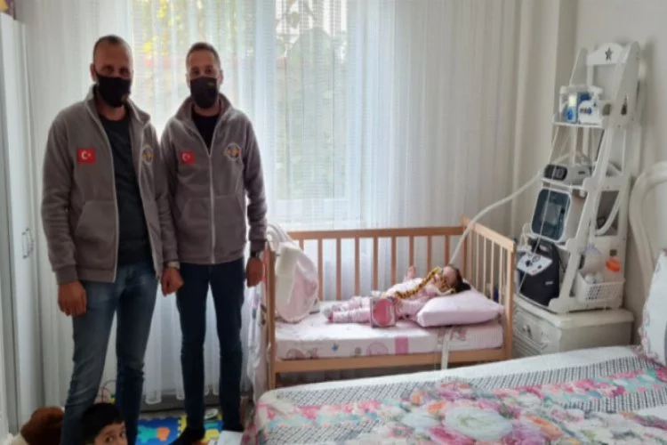 Bursa'da offroadçular, 131 bin lirayı Eda bebeğe bağışladı
