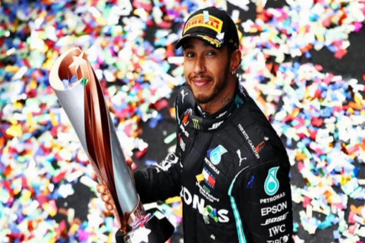 Şampiyon Hamilton: "Bu, hayallerimizin çok çok ötesinde"