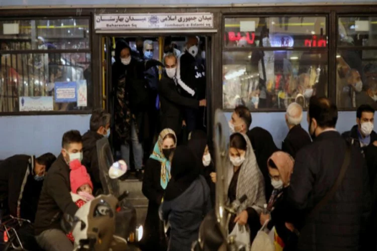Koronavirüs İran'da hayatı durdurdu, günlük can kaybı 500'e yaklaştı
