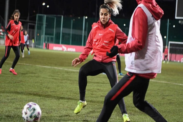 A Milli Kadın Futbol Takımı'nda Sevgi Çınar üzüntüsü