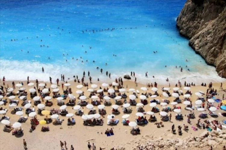 Antalya'ya gelen turist sayısı 3 milyon 356 bin oldu