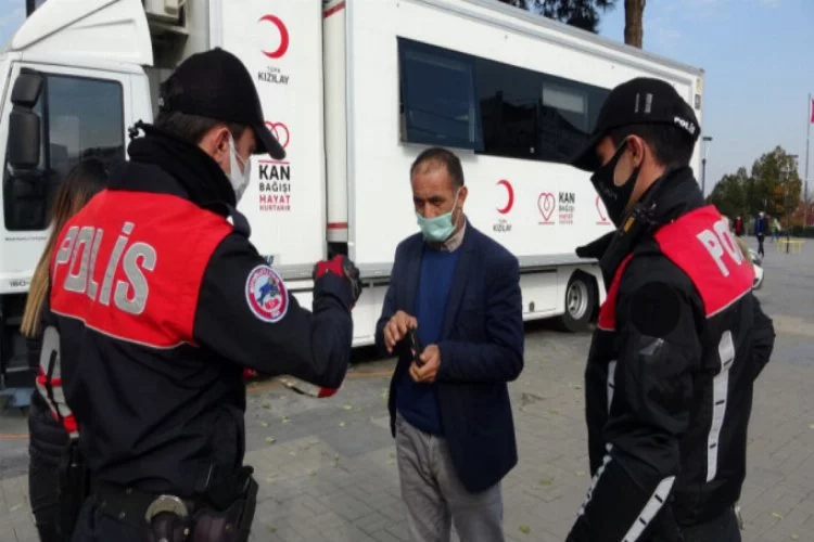 Bursa'da sigara içerken yakalandı, karantinayı ihlal ettiği ortaya çıktı!
