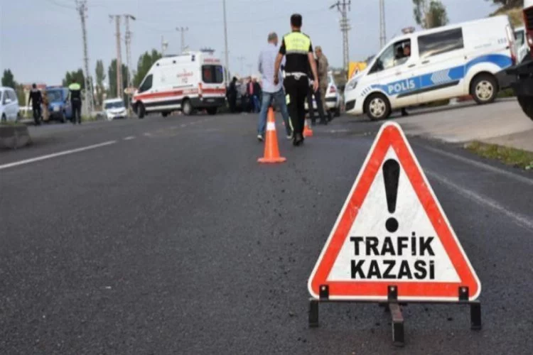 Bursa'da elektrikli bisiklet sürücüsü kazada yaralandı