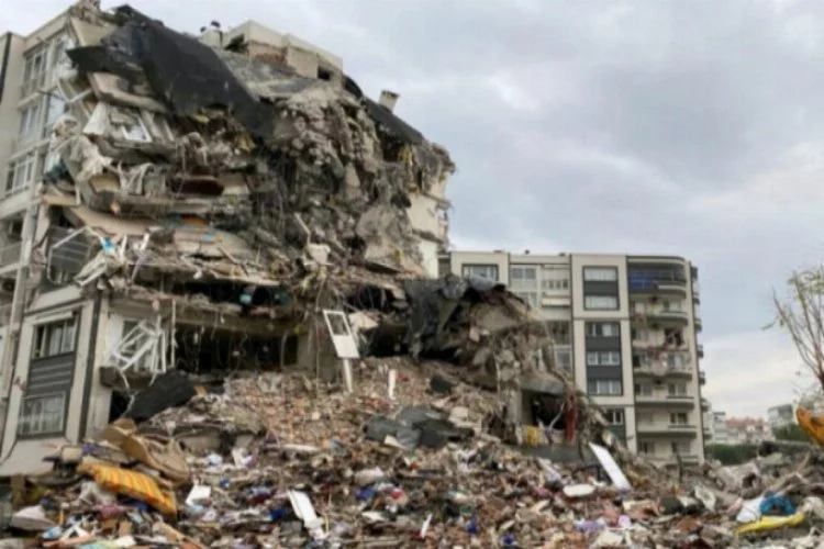 İzmir'i vuran depremin ardından moloz çıkmazı