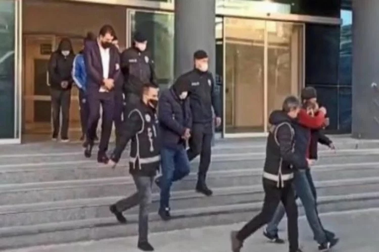 Bursa'da "dublörlü" tapu dolandırıcılığı operasyonunda 8 zanlı tutuklandı