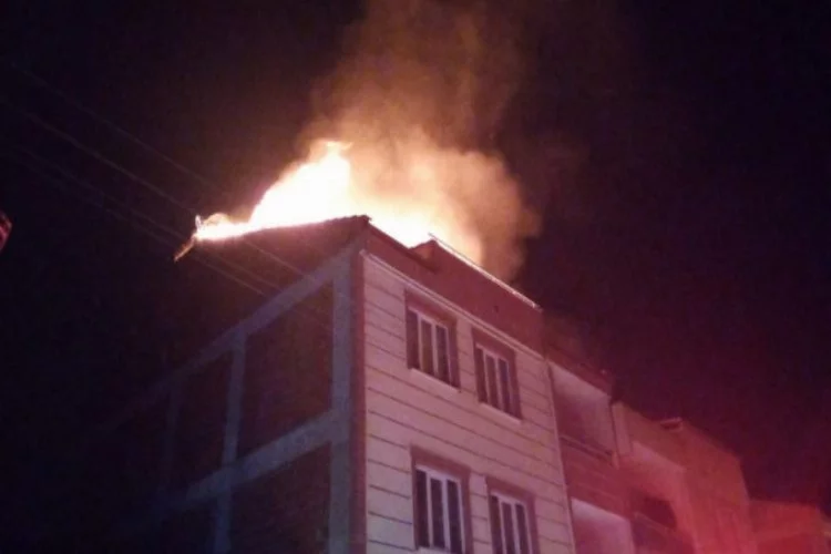 Bursa'da karantinadaki ailenin evi yangında kullanılamaz hale geldi!