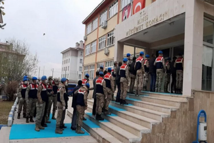 Erzurum'da silah ticareti operasyonu! 10 kişi tutuklandı