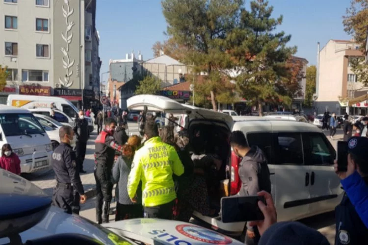 Bursa'da 10 kadın tırnakçı yakalandı!