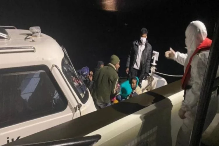 İzmir'de 33 düzensiz göçmen kurtarıldı