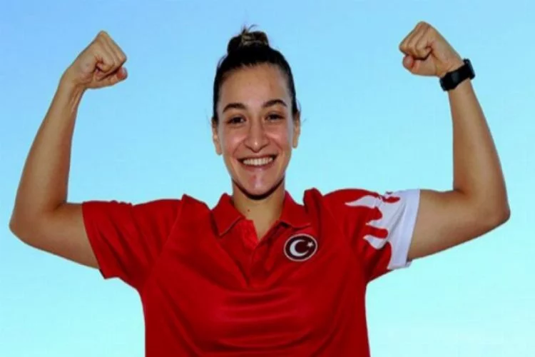 Milli boksör Buse Naz Çakıroğlu: Madalya alacağımıza inanıyorum