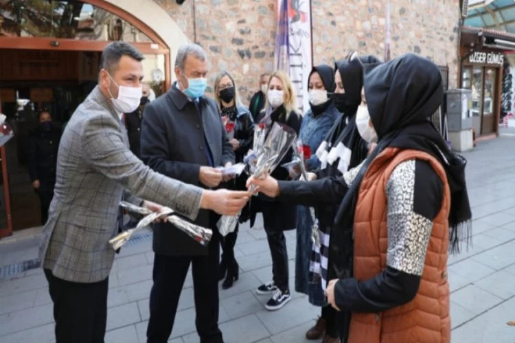Bursa İnegöl'de 'Kadına şiddet insanlık suçudur' etkinliği