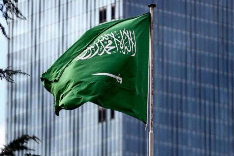 Suudi Arabistan'ın Kızıldeniz kıyısındaki petrol tankerine bombalı saldırı