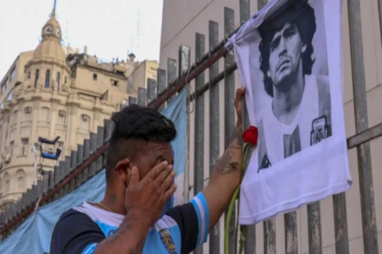 Maradona'nın ölümü Arjantin'i yasa boğdu!