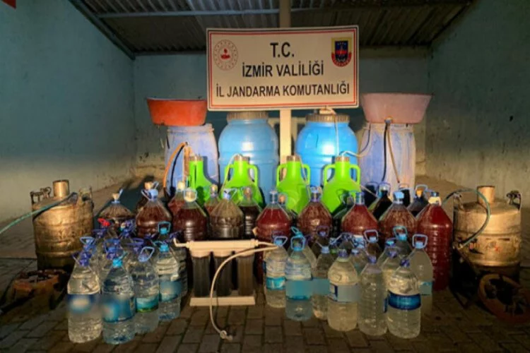 İzmir'de 972 litre kaçak alkol ele geçirildi