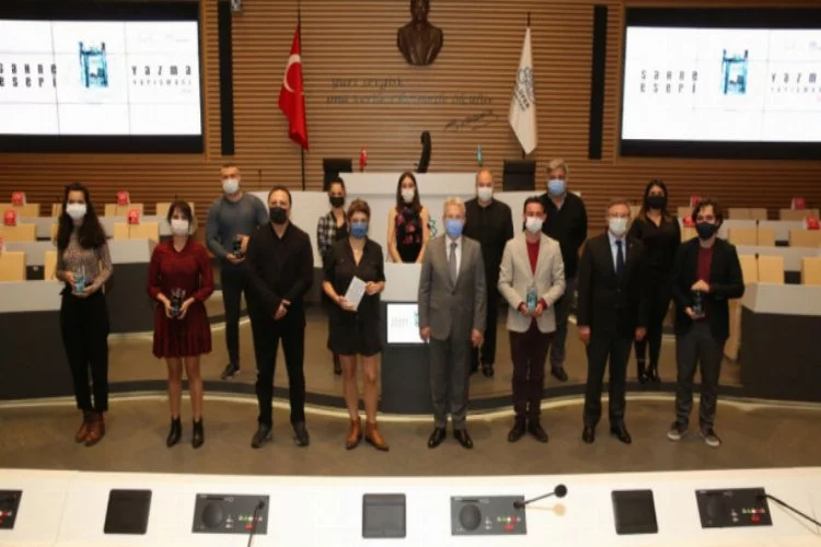 Bursa'da Türk tiyatrosu yeni eseler kazandı