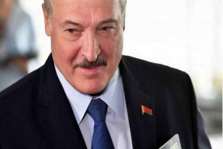 Lukaşenko, iktidarı bırakabileceği sinyali verdi