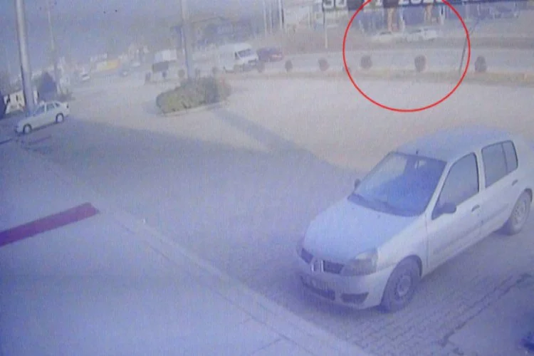 Bursa'da 2 kişinin öldüğü feci kaza saniye saniye kamerada!