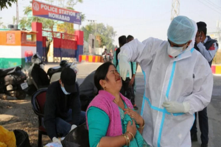 Yerel medya: Hindistan koronavirüs vakalarını 3,4 milyon eksik açıkladı