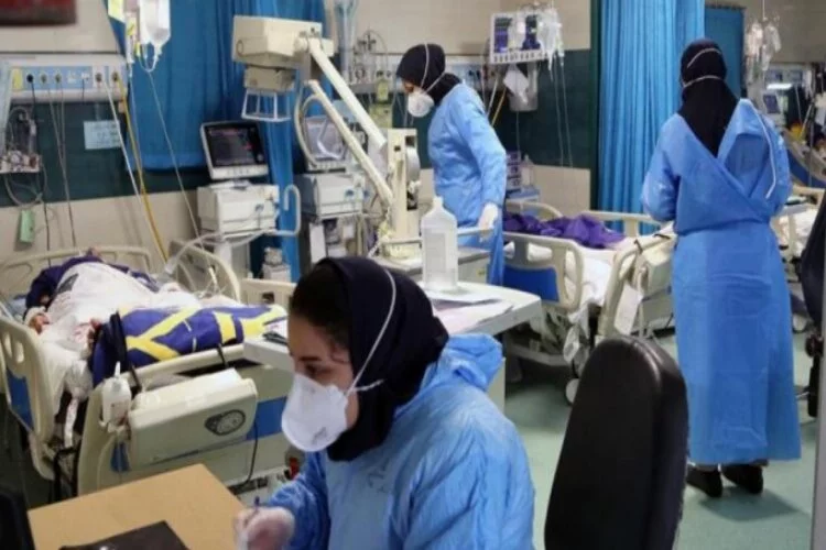 İran'da son 24 saatte 382 kişi koronavirüsten hayatını kaybetti